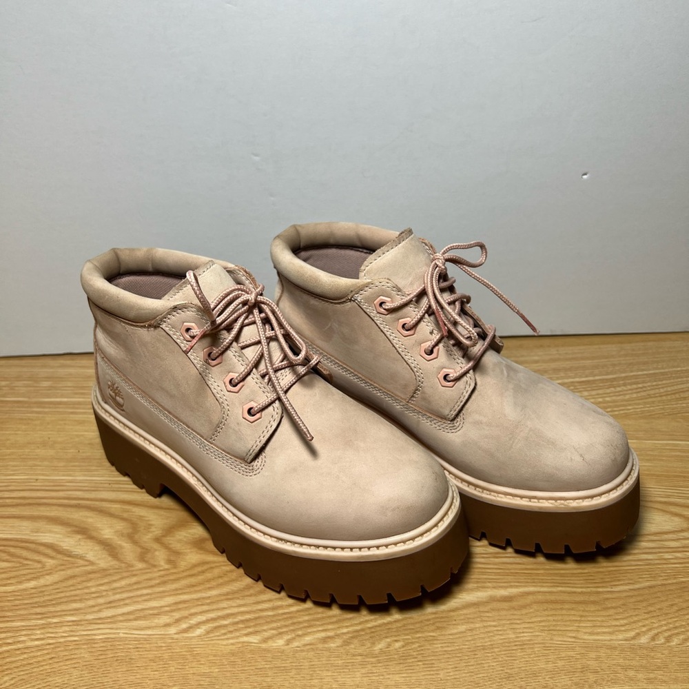 Timberland Women's Light Pink Lace Up Boots size 6 suede